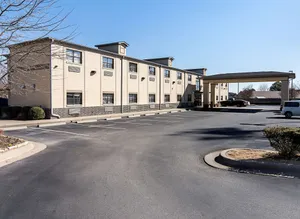 Image of Econo Lodge Inn & Suites Little Rock SW