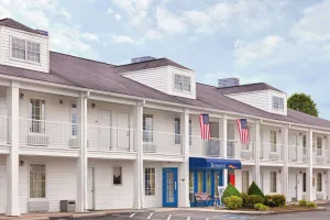 Image of Baymont by Wyndham Tullahoma