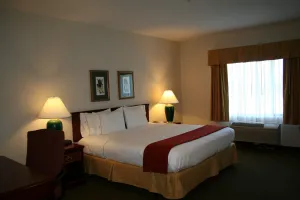 Image of Evergreen Inn & Suites
