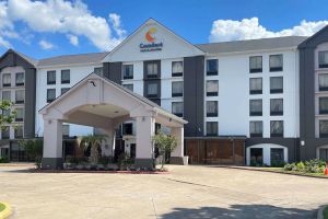 Image of Comfort Inn & Suites Houston I-10 West Energy Corridor