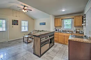 Image of Near Natl Park Hollywood Park Hot Springs Home