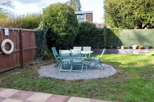 Image of Spacious 3 Bed Home with Pool Table