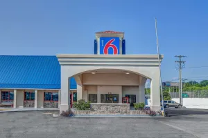 Image of Motel 6-Calhoun, GA