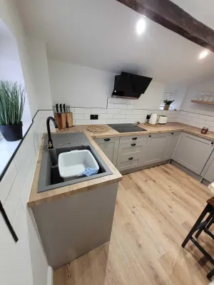 Image of Charming 1-bed Cottage in Brynmenyn