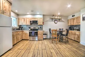 Image of Cozy Townhome Near Dtwn, Hospital and College!