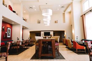 Image of Hampton Inn & Suites Minot