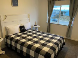 Image of Newport Bay Motel