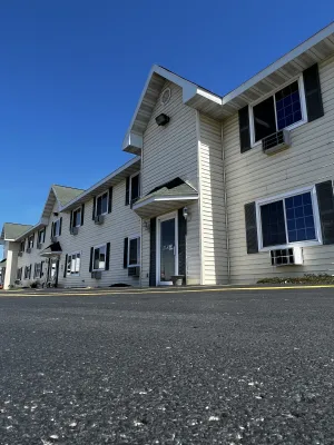 Image of Lincoln Host Motor Inn
