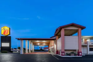 Image of Super 8 by Wyndham Waco/Mall area TX