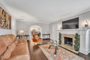 Image of Serene & Charming 5br Des Plaines Getaway 5 Bedroom Home by RedAwning