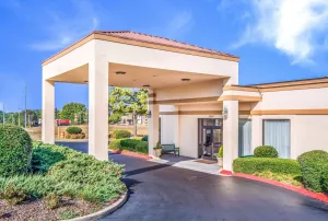 Image of Quality Inn Suwanee I-85