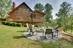 Image of Waterfront CasAbella Cottage with Kayaks and Fishing