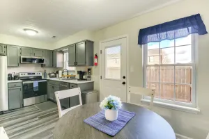 Image of Bowling Green Townhome: 4 Mi to Lost River Cave!