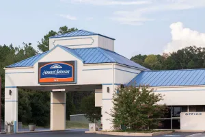 Image of Howard Johnson by Wyndham Commerce GA
