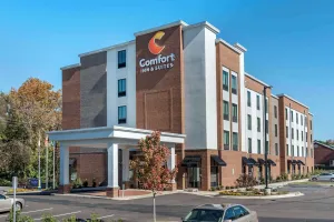 Image of Comfort Inn & Suites Downtown near University