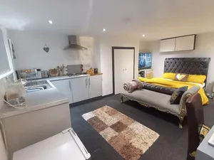 Image of Beautiful En-suite Studio in Leeds -lower Floor