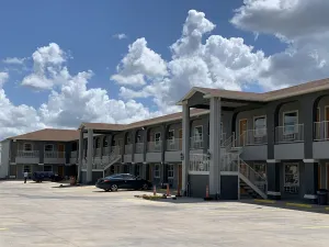 Image of Texan Inn and Suites Tilden