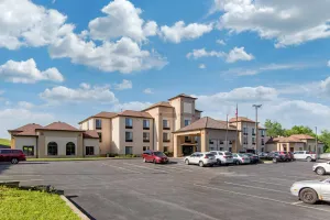 Image of Comfort Inn & Suites Cooperstown - Milford