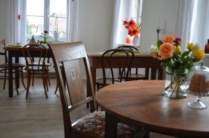 Image of Hotel "Cafe Verkehrt" - Wellcome Motorbiker, Berufsleute und Reisende im Schwarzwald