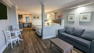 Image of Islander Hotel & Resort