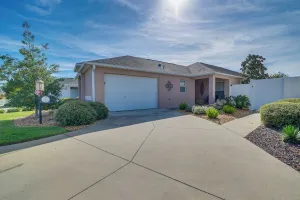 Image of Screened Lanai & Grill: Home in The Villages