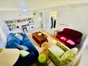 Image of Cheerful 3 Bedroom Home, Walk To Uvastadium