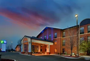 Image of Holiday Inn Express & Suites Batesville by IHG