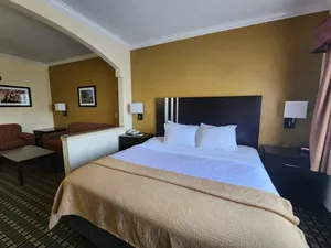 Image of Days Inn & Suites by Wyndham Sam Houston Tollway