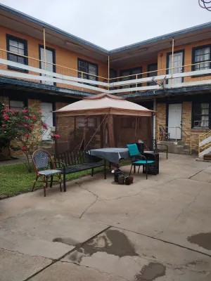Image of Rosenberg motel