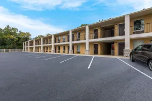 Image of Econo Lodge Cheraw Market Street