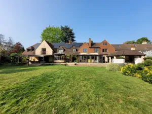 Image of Remarkable 8 Bed Family House Sleeping 16 w Pool