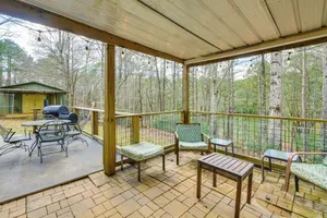 Image of 5 Mi to West Point Lake: Group Getaway Near Town