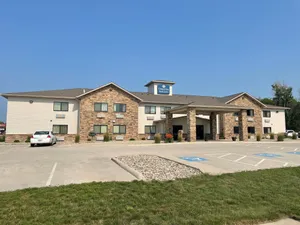 Image of Cobblestone Inn & Suites - Clarion