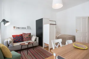 Image of Green and Quiet Apartment near Center