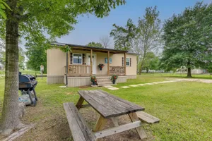 Image of Near Parks & Lakes: Pet-friendly Winnie Cottage