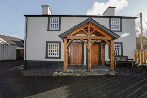 Image of 2 Ivy House