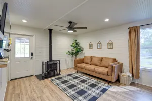 Image of Dog-Friendly Home with Yard and Fire Pit in Midlothian
