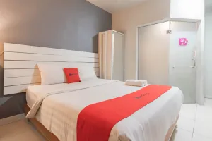 Image of RedDoorz Plus near Asia Afrika 3