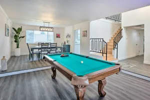 Image of 4 Mi to Dtwn Reno Sleek Family Retreat!
