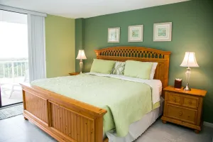 Image of South Seas Tower 4-808
