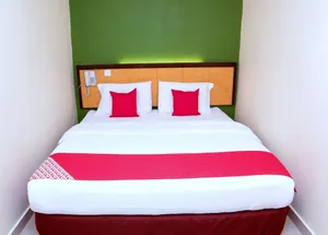 Image of OYO 44054 Holiday Mansion Inn