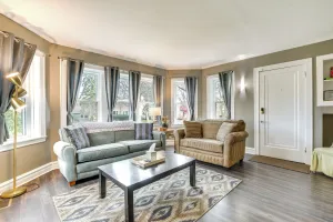Image of Pet-Friendly Family Apartment - Near NU Campus!