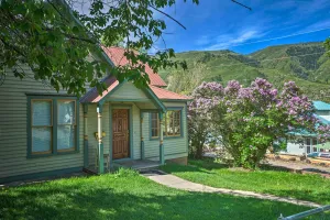 Image of 'victory Victorian House' - Walk to Dtwn Glenwood!