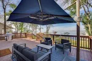 Image of Dock & Fire Pit: Lakefront Gun Barrel City Getaway