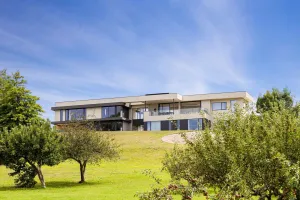 Image of Middle of the Hill Countryside Estate