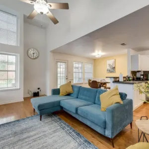 Image of Family Business Retreat King Bed Top Amenities