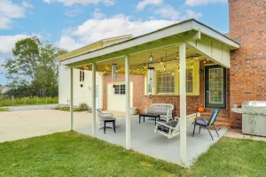 Image of Large Yard & Basketball Hoop: Murfreesboro Home!