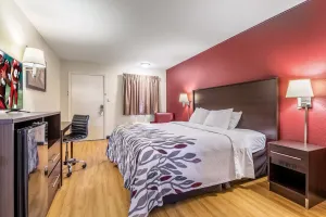 Image of Red Roof Inn Scottsburg