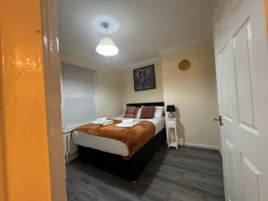 Image of 3BR House with Free WiFi All Over UK