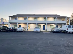 Image of Motel 6 Williamstown